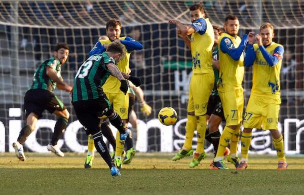 Soi kèo Sassuolo vs Hellas Verona, 1h45 ngày 25/10, Series A