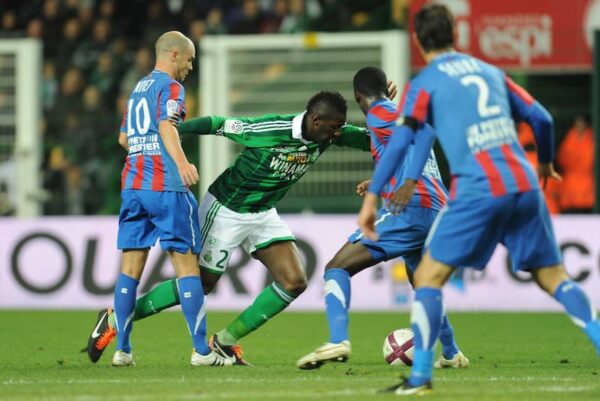 Soi kèo St Etienne vs SM Caen, 1h00 ngày 31/12, Ligue 2